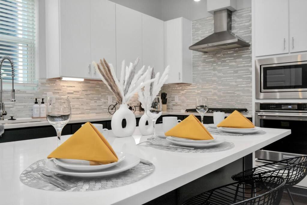 Mohr Haus - Walk To Nrg Stadium - Medical Center - Sleeps 8 *