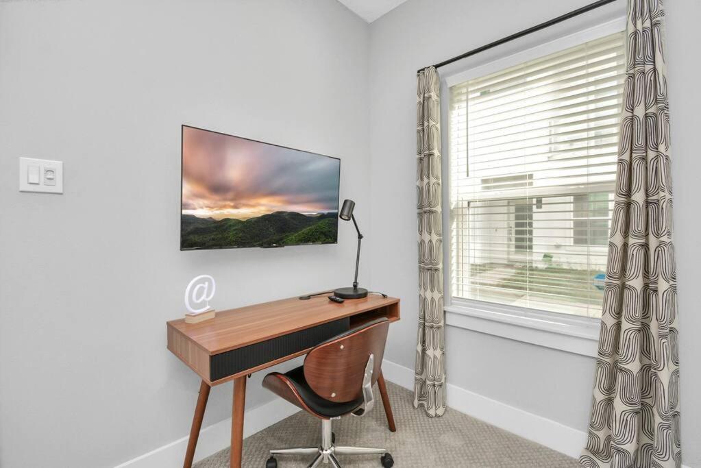 Mohr Haus - Walk To Nrg Stadium - Medical Center - Sleeps 8 Houston