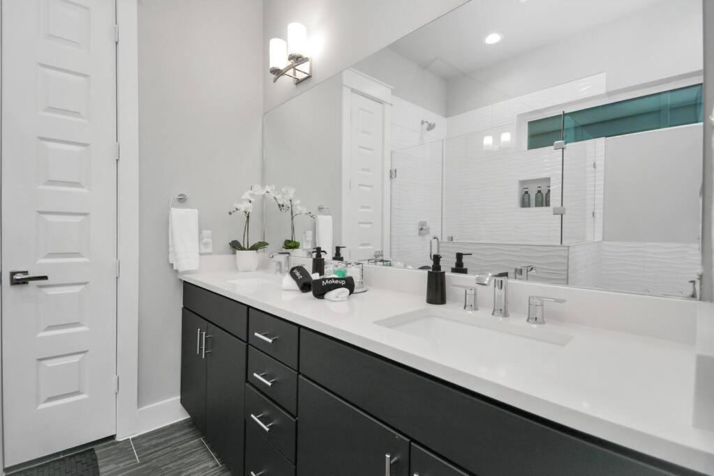 Сasa de vacaciones Mohr Haus - Walk To Nrg Stadium - Medical Center - Sleeps 8